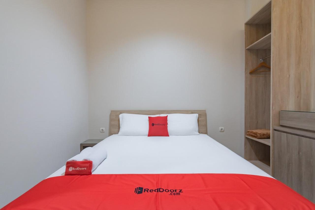 Reddoorz Plus @ Cirebon City Center Esterno foto