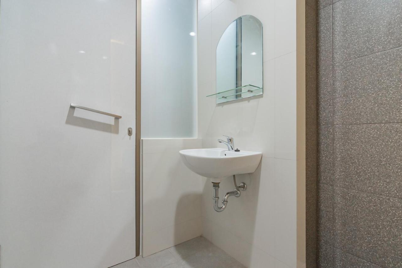 Reddoorz Plus @ Cirebon City Center Esterno foto