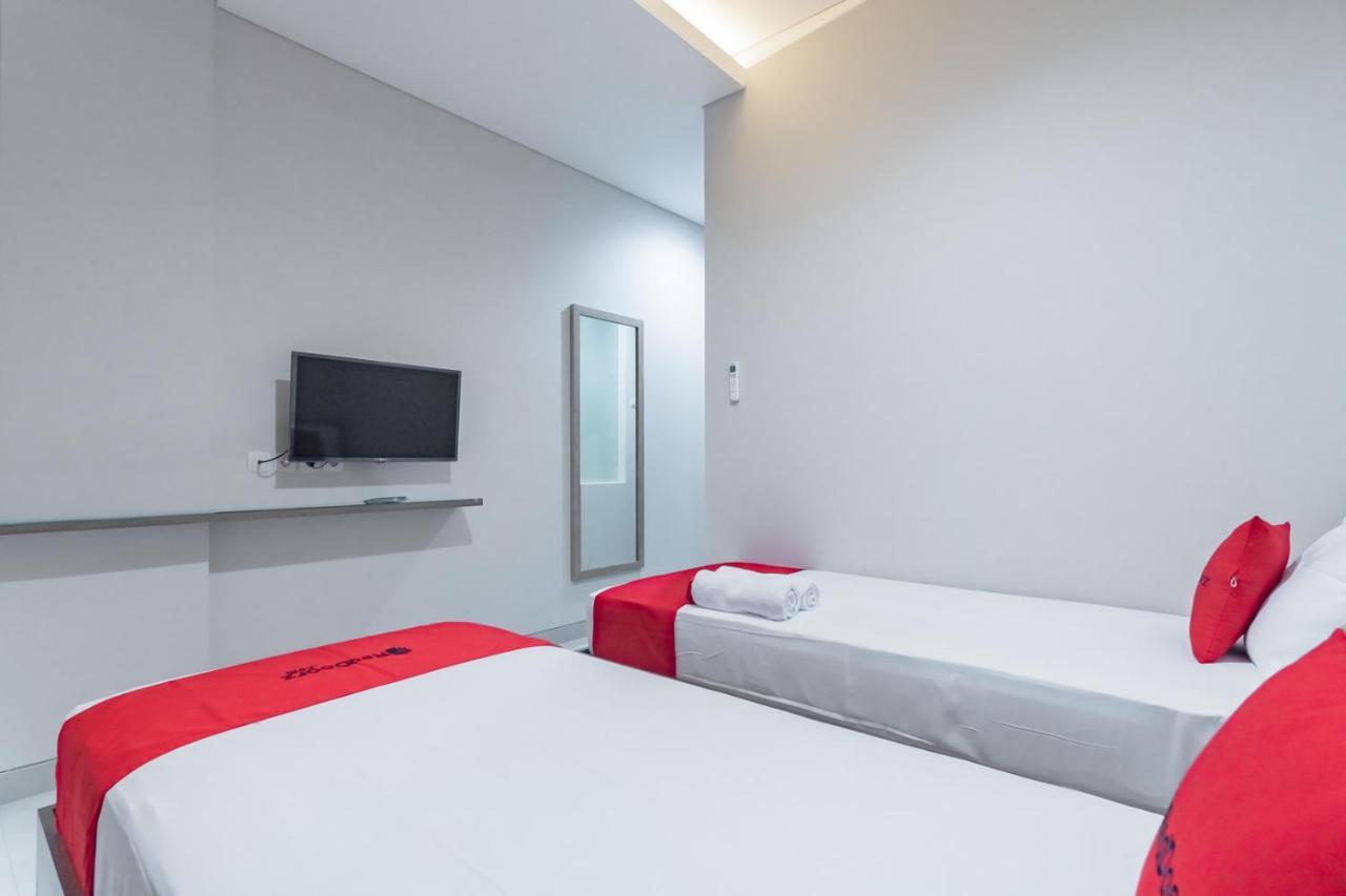 Reddoorz Plus @ Cirebon City Center Esterno foto